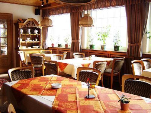 - Restaurant Reher Hof 2*